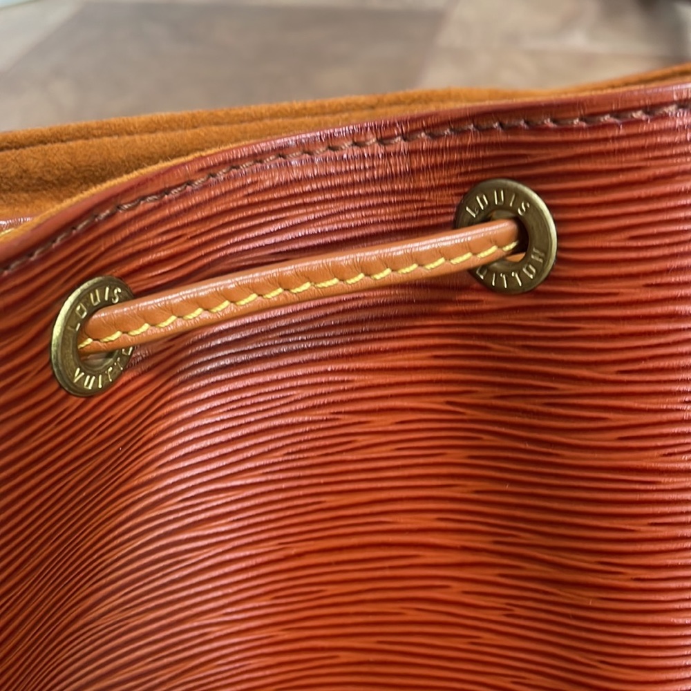 + Louis Vuitton + Epi Noe 2 Bucket Bag - Picture 9 of 15